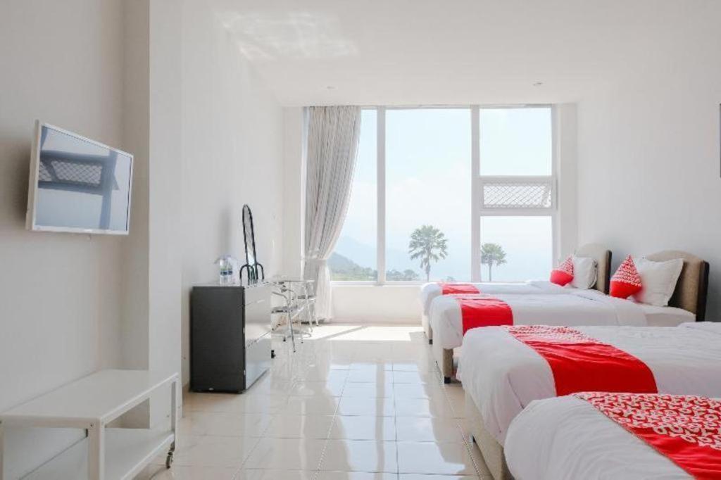 באטו Oyo 1194 Villa Bukit Panderman Residence מראה חיצוני תמונה