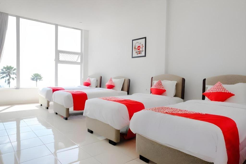 באטו Oyo 1194 Villa Bukit Panderman Residence מראה חיצוני תמונה