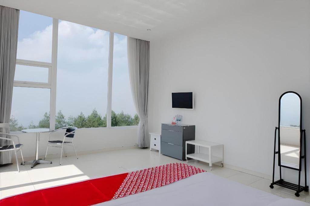 באטו Oyo 1194 Villa Bukit Panderman Residence מראה חיצוני תמונה