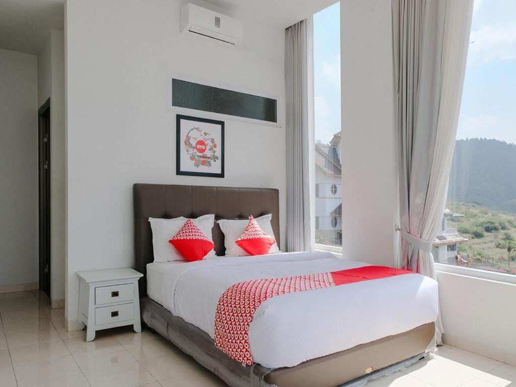 באטו Oyo 1194 Villa Bukit Panderman Residence מראה חיצוני תמונה