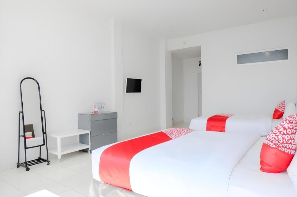 באטו Oyo 1194 Villa Bukit Panderman Residence מראה חיצוני תמונה